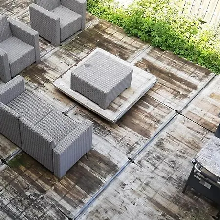 A Meme, Rez Avec Terrasse 아파트